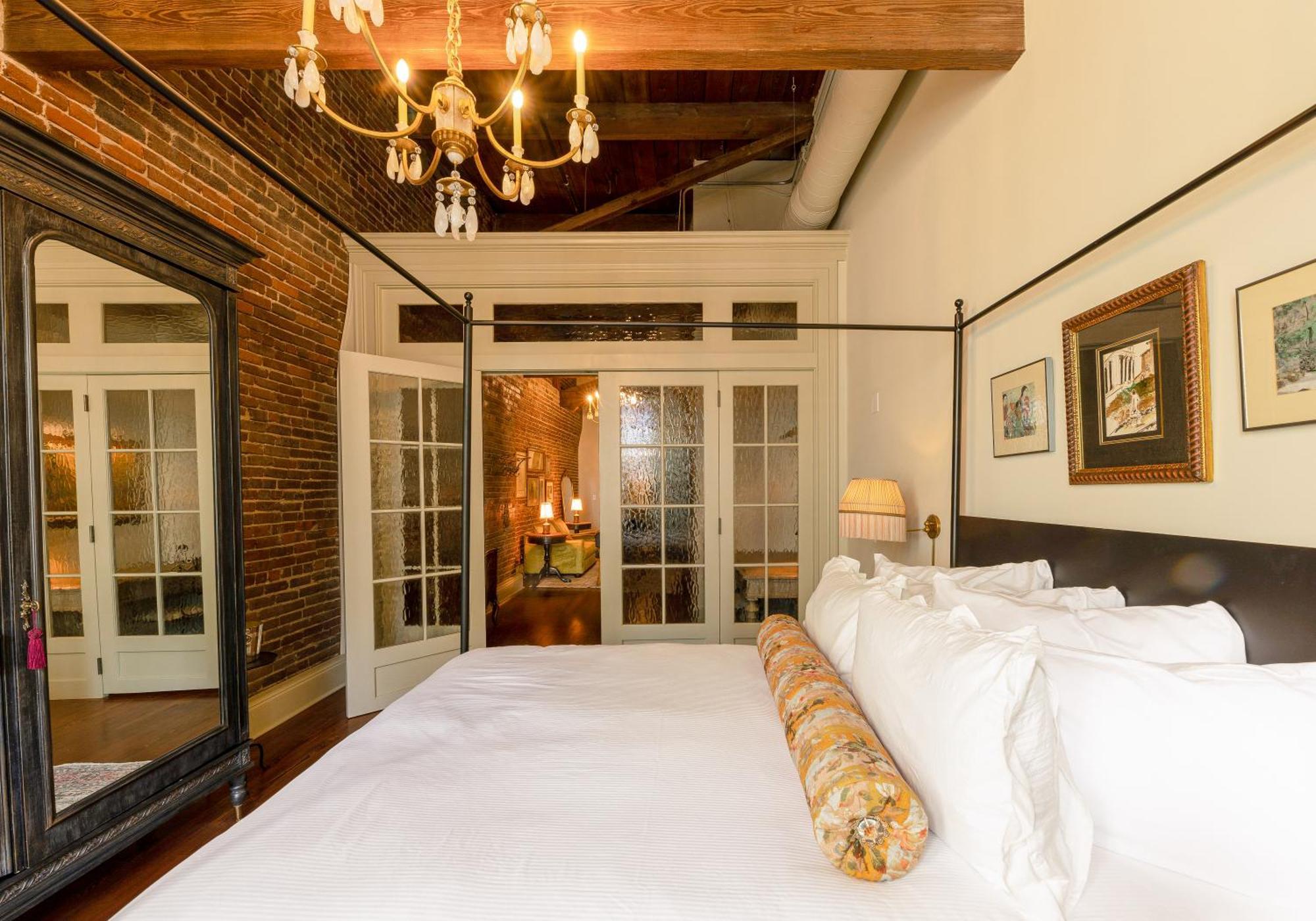 Hotel Cleo, Knoxville Downtown, A Tribute Portfolio Hotel Εξωτερικό φωτογραφία