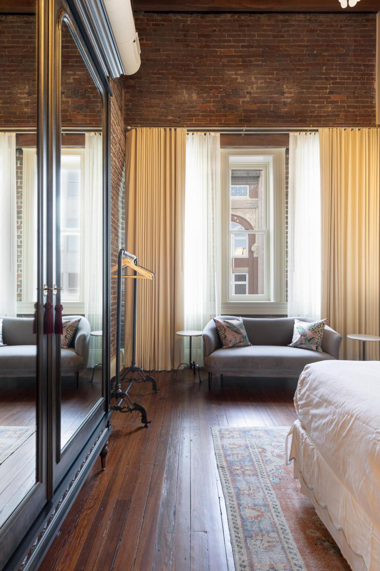 Hotel Cleo, Knoxville Downtown, A Tribute Portfolio Hotel Εξωτερικό φωτογραφία