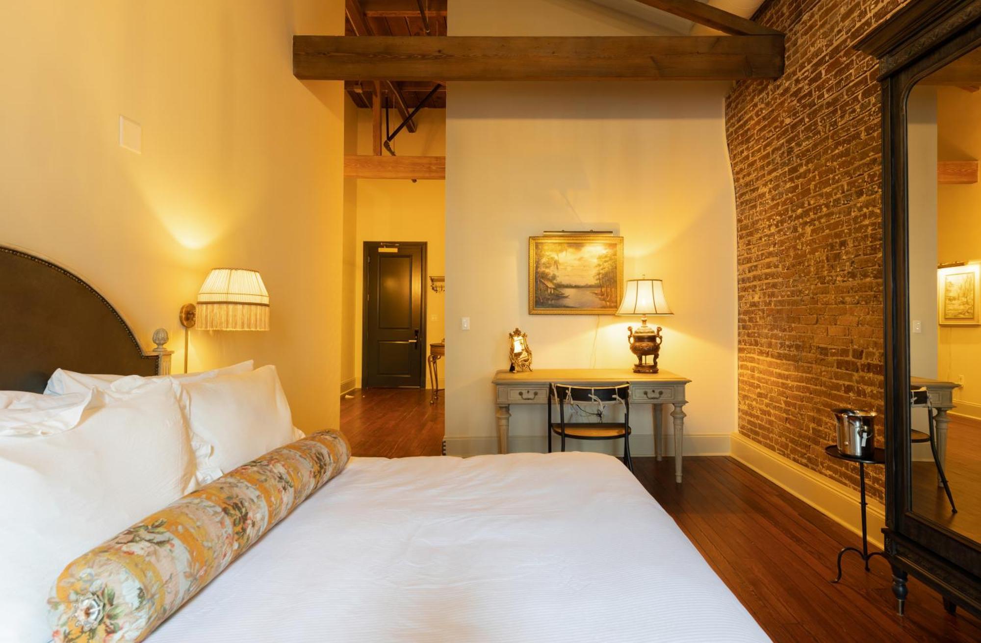 Hotel Cleo, Knoxville Downtown, A Tribute Portfolio Hotel Εξωτερικό φωτογραφία