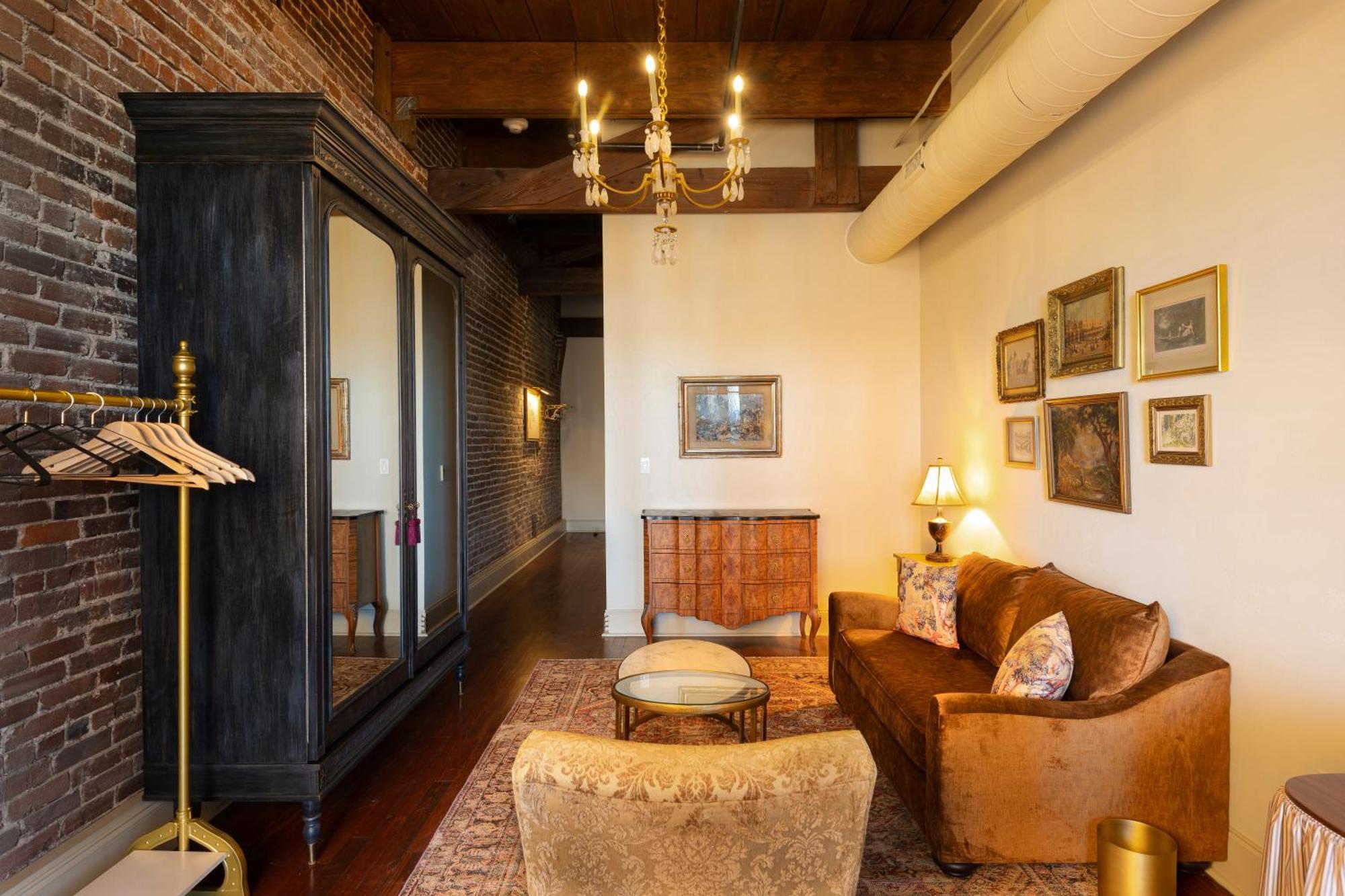Hotel Cleo, Knoxville Downtown, A Tribute Portfolio Hotel Εξωτερικό φωτογραφία