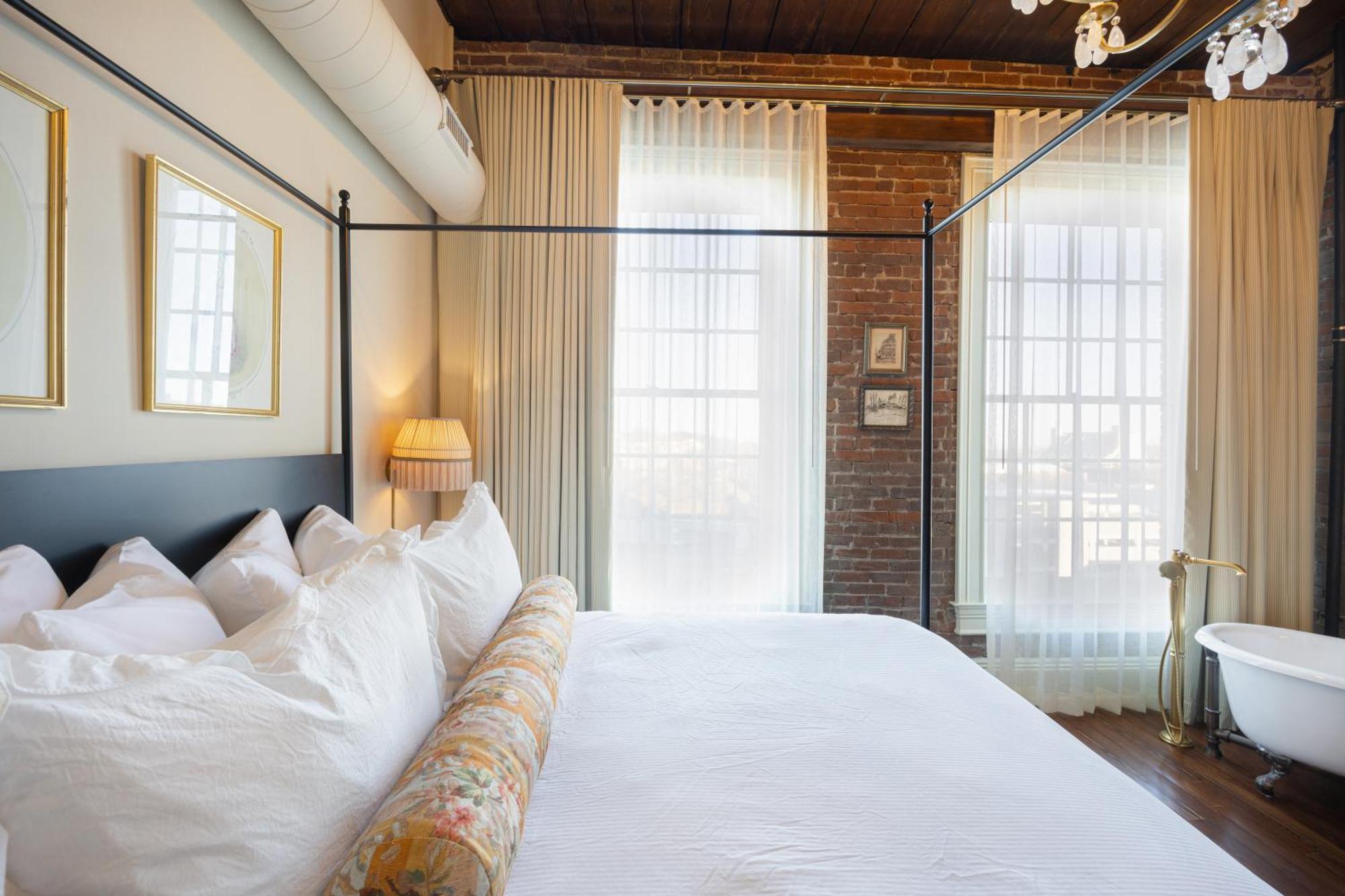Hotel Cleo, Knoxville Downtown, A Tribute Portfolio Hotel Εξωτερικό φωτογραφία