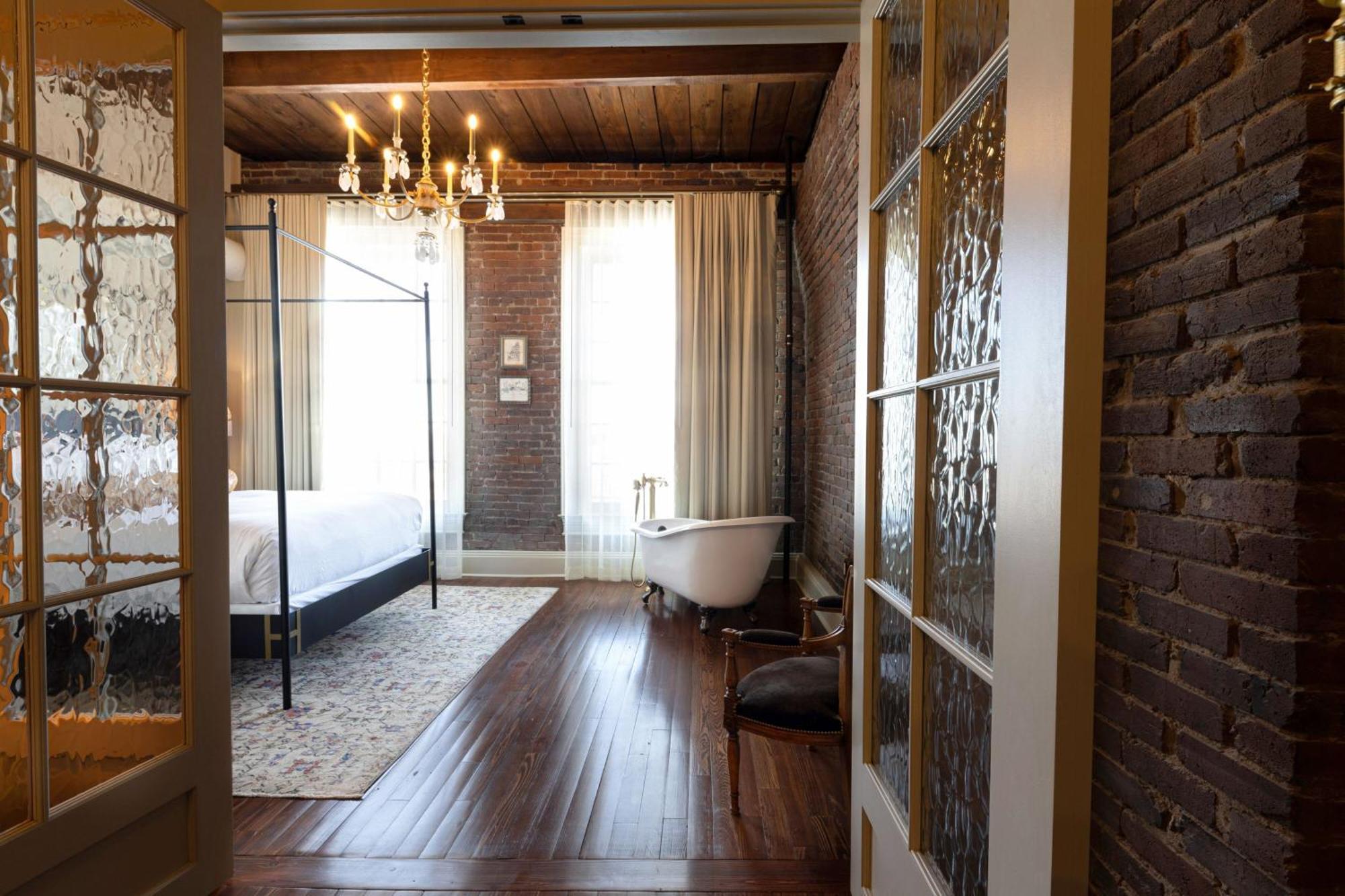 Hotel Cleo, Knoxville Downtown, A Tribute Portfolio Hotel Εξωτερικό φωτογραφία