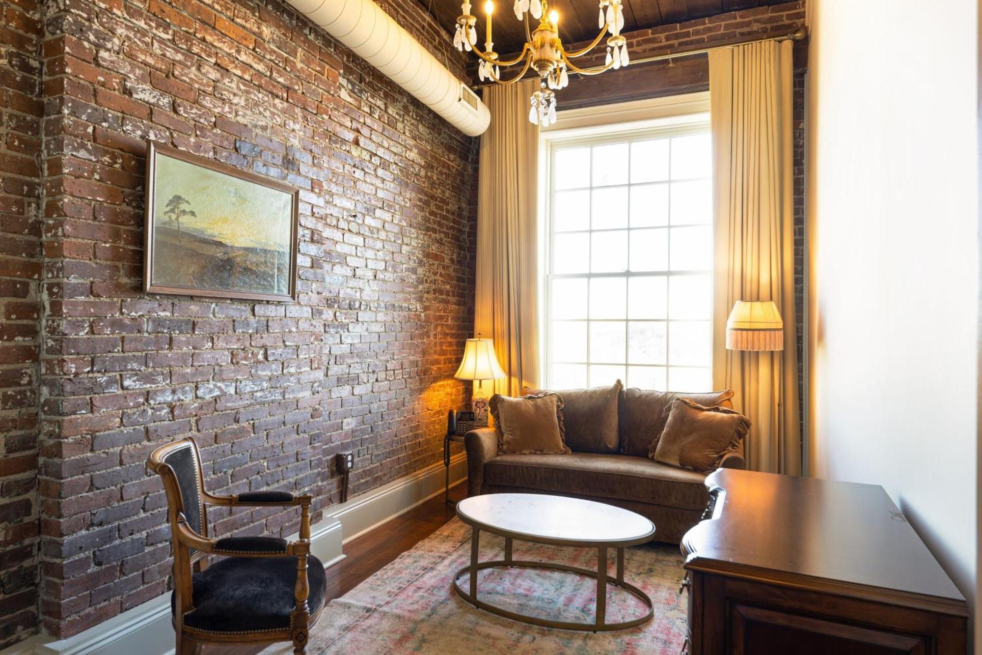 Hotel Cleo, Knoxville Downtown, A Tribute Portfolio Hotel Εξωτερικό φωτογραφία