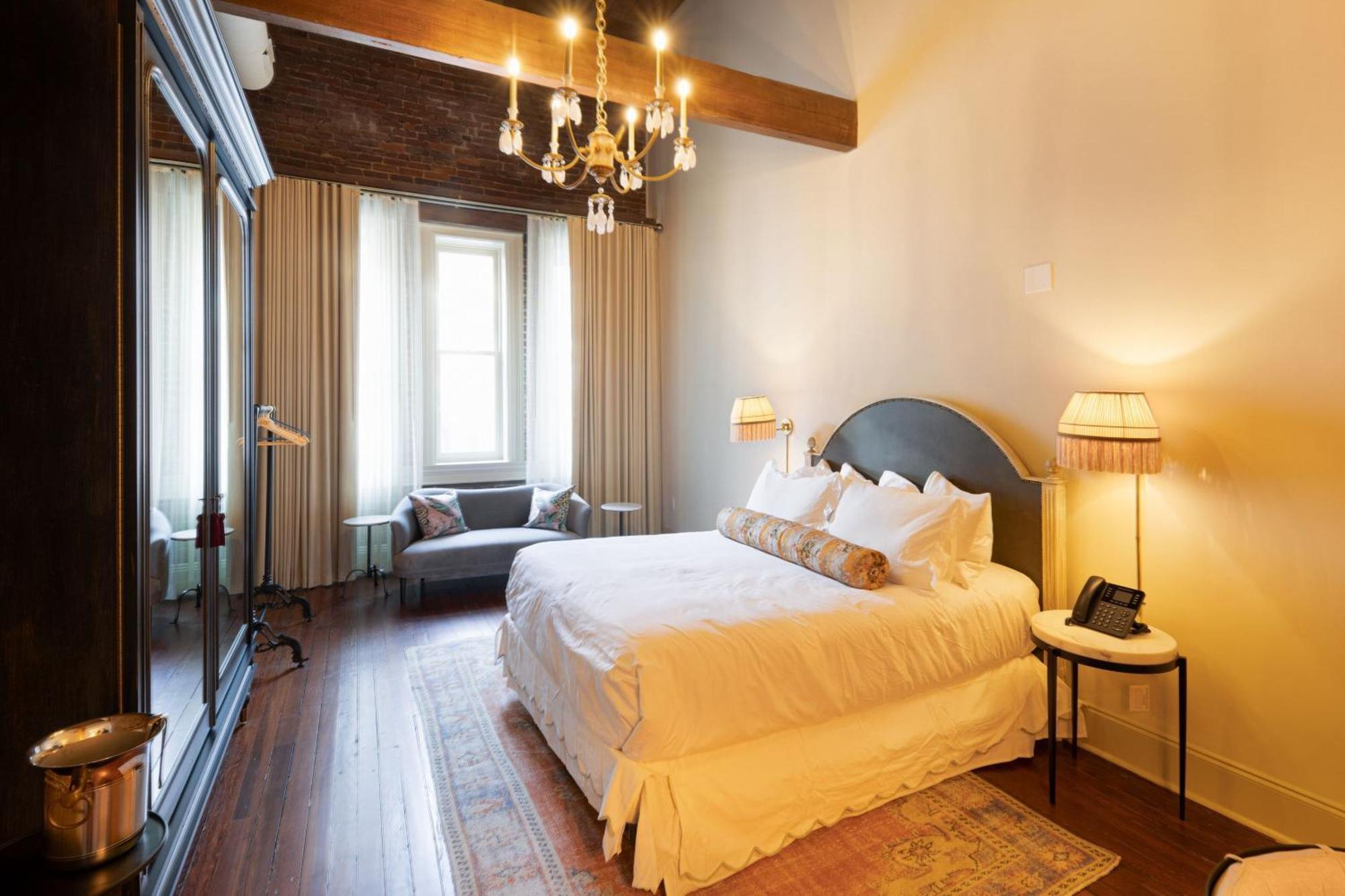 Hotel Cleo, Knoxville Downtown, A Tribute Portfolio Hotel Εξωτερικό φωτογραφία