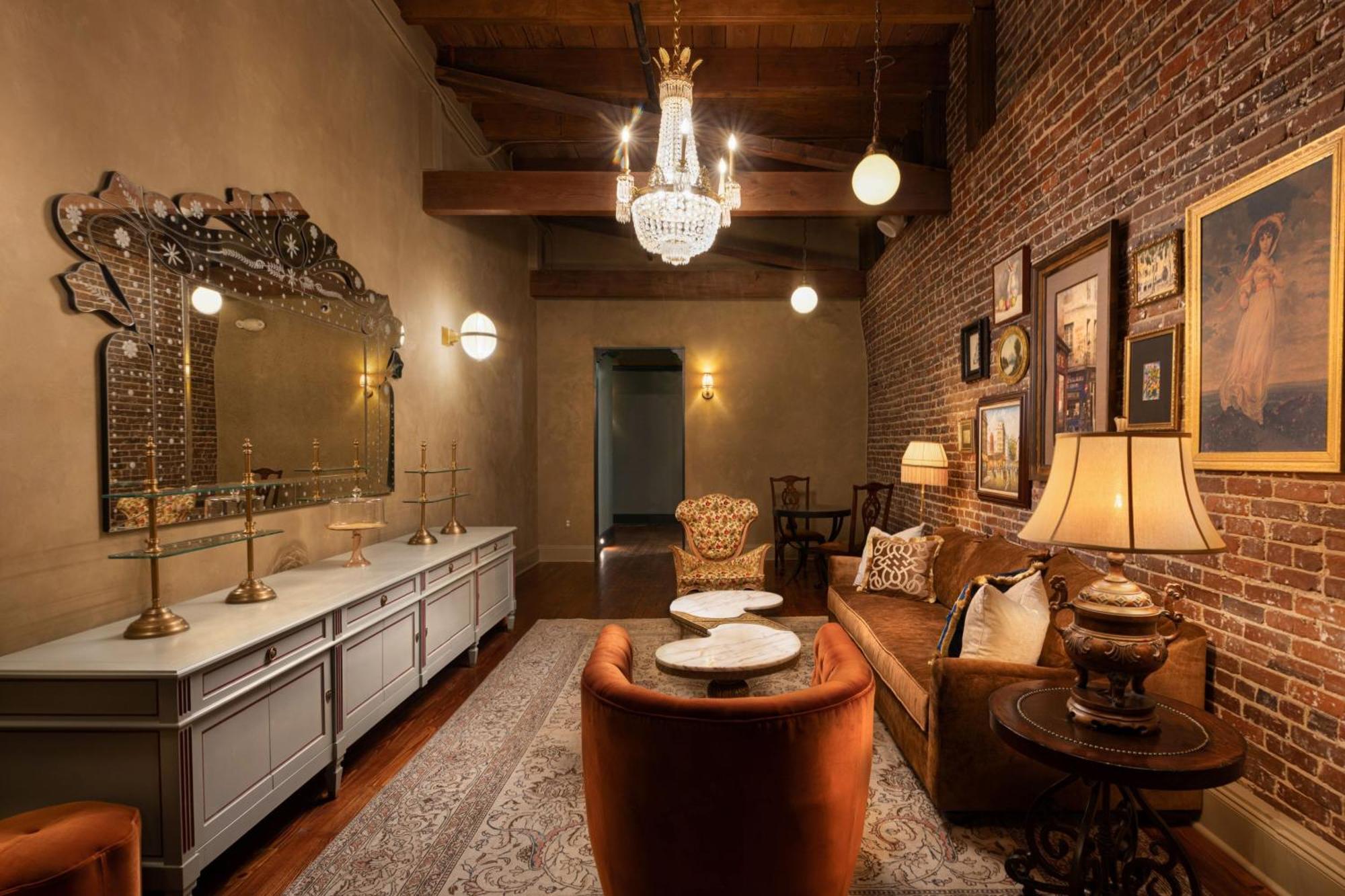 Hotel Cleo, Knoxville Downtown, A Tribute Portfolio Hotel Εξωτερικό φωτογραφία