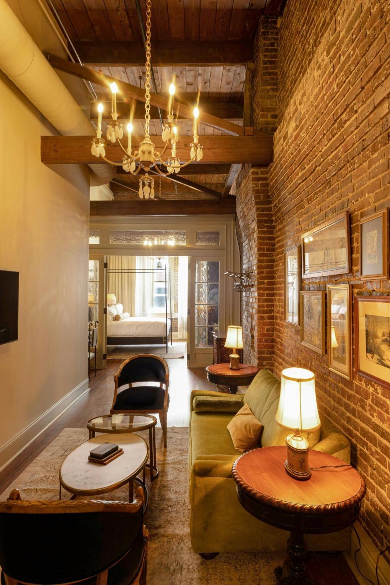 Hotel Cleo, Knoxville Downtown, A Tribute Portfolio Hotel Εξωτερικό φωτογραφία